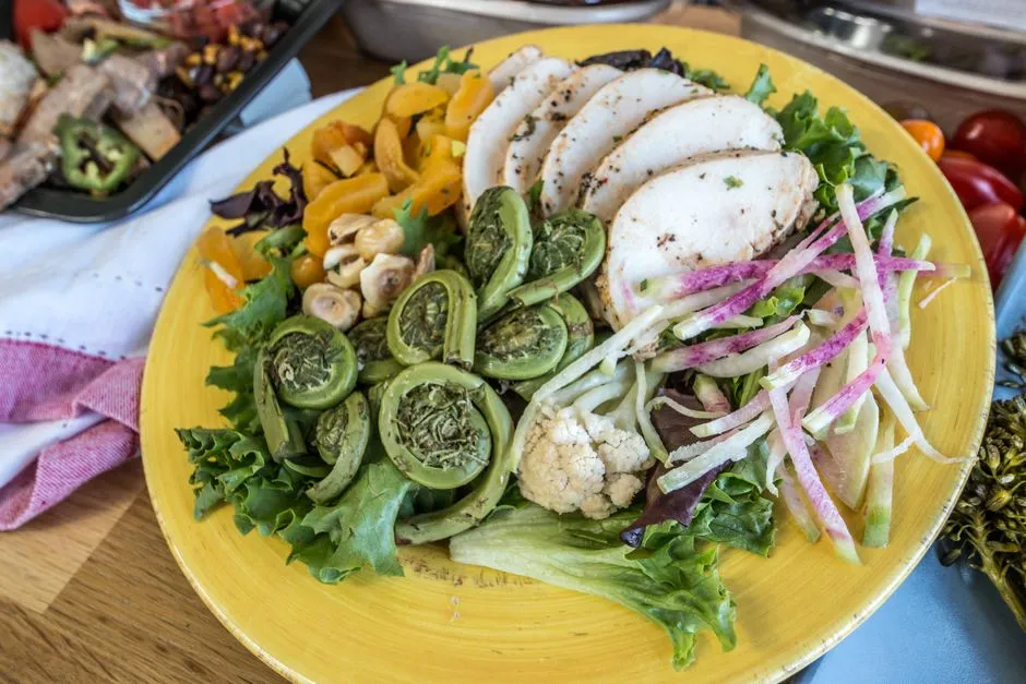 The Paleo Diet: A Complete Guide to Foods, Benefits, and Scientific Evidence